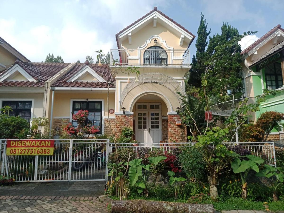Villa Kota Bunga Cipanas 3 Kamar Baru Renovasi Full Wifi Cikundul Exterior photo